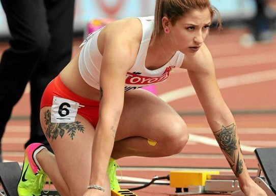 Польська зіркова бігунка вибачилася за незручний жест на Олімпіаді